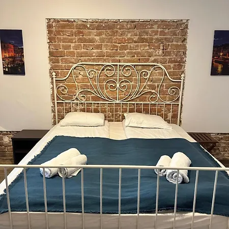 Urban Bliss Apartment *